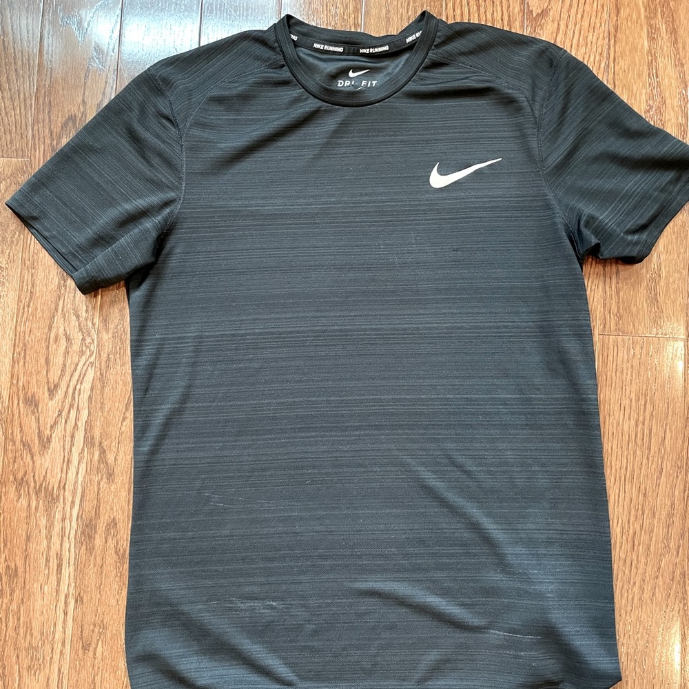 MENS Nike running dri fit tee - like new size M